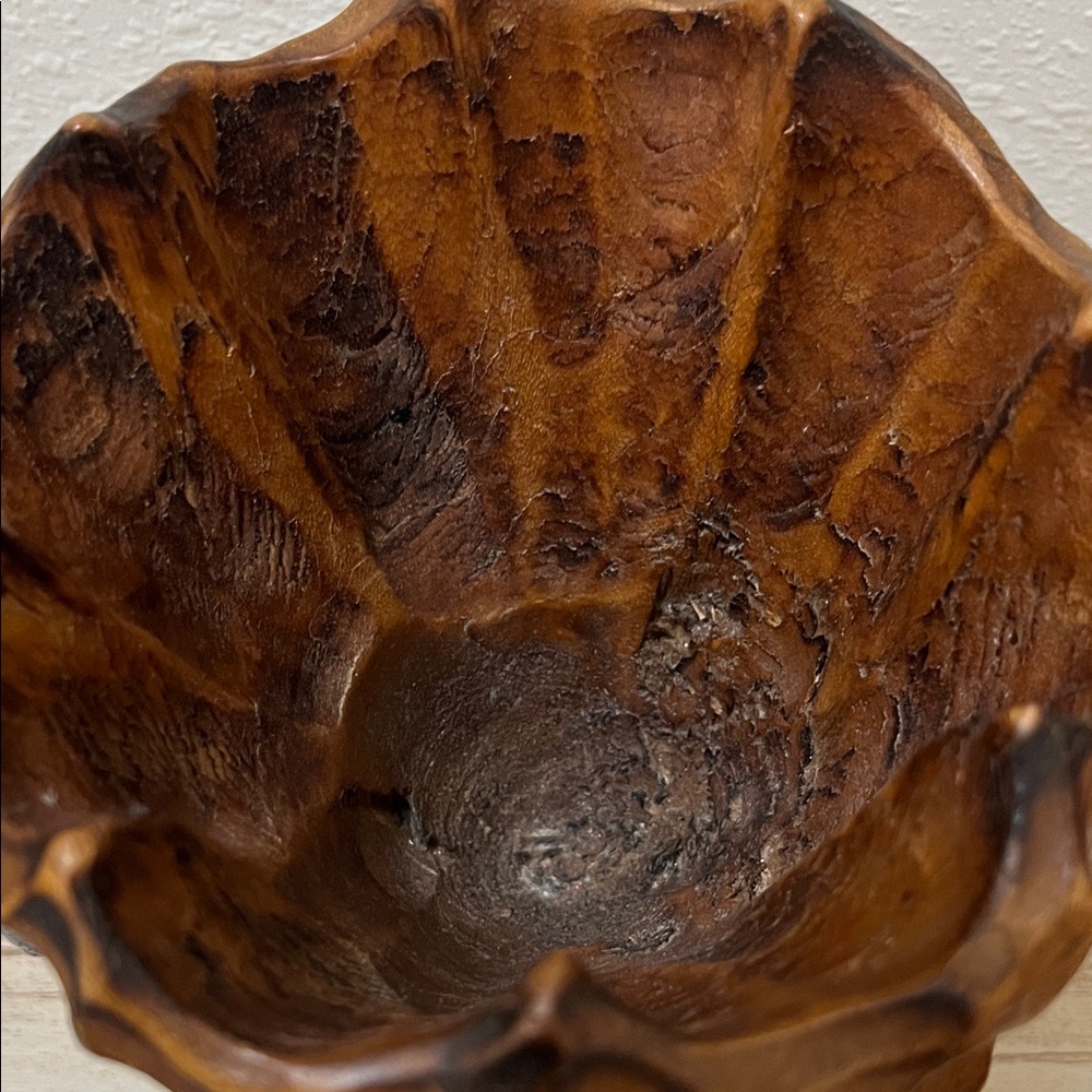 Hand carved vintage wooden candle holder - Picture 11 of 12